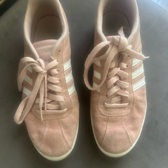 Pink Suede Women’s Size 10 Adidas shoes - Picture 2 of 7